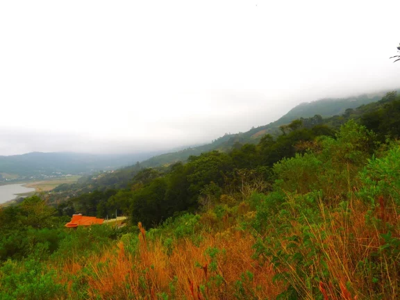 Imagem Terreno à venda em Garopaba-SC, bairro Macacu, 46.578,61m², com vista para Lagoa e Mar!