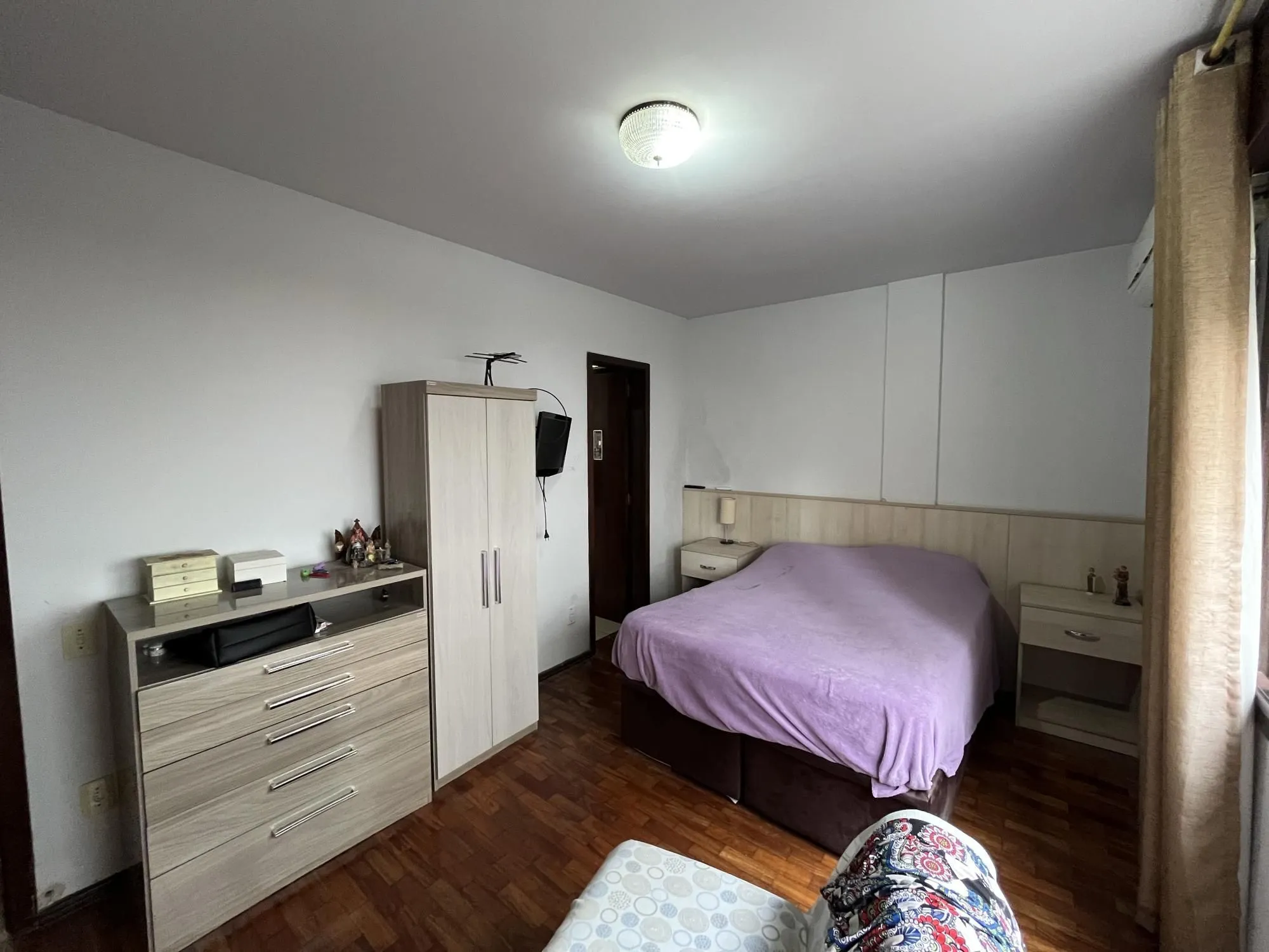 Imagem Apartamento de dois quartos com suíte no bairro Menino Deus em Porto Alegre