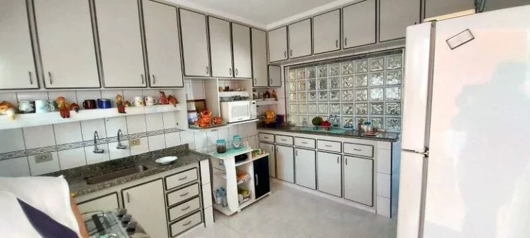 Imagem CASA EM 2 LOTES COM 5 DORMITÓRIOS E PISCINA