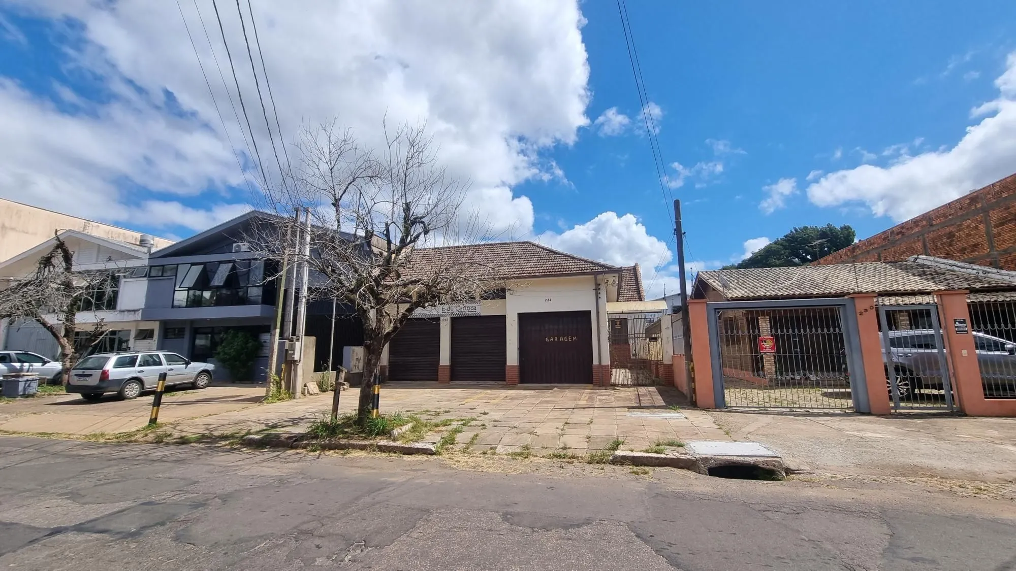 Imagem Casa com loja na frente a venda no Bairro Anchieta.