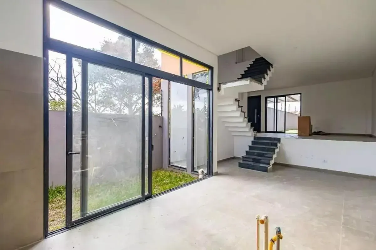Imagem Sobrado com 3 Quartos à Venda, 130 m² em Pilarzinho - Curitiba