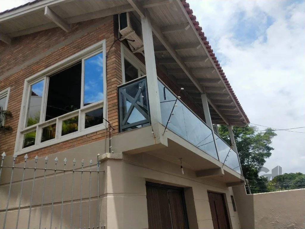 Imagem Casa com 3 dormitórios no bairro Ipanema