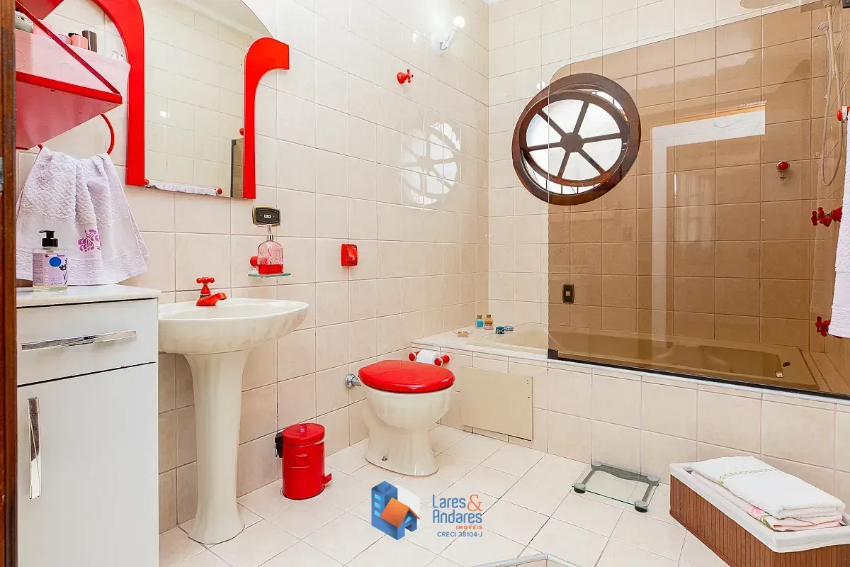 Imagem Sobrado para venda em Jardim Kioto com 7 quartos, sendo 2 suítes, 364m²