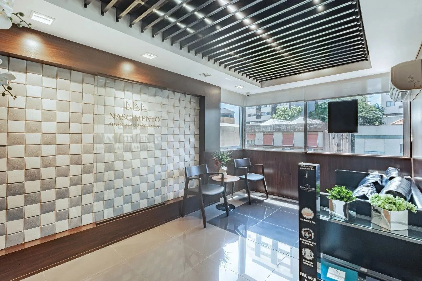 Imagem Sala/Conjunto Comercial com 4 vagas e 218m²