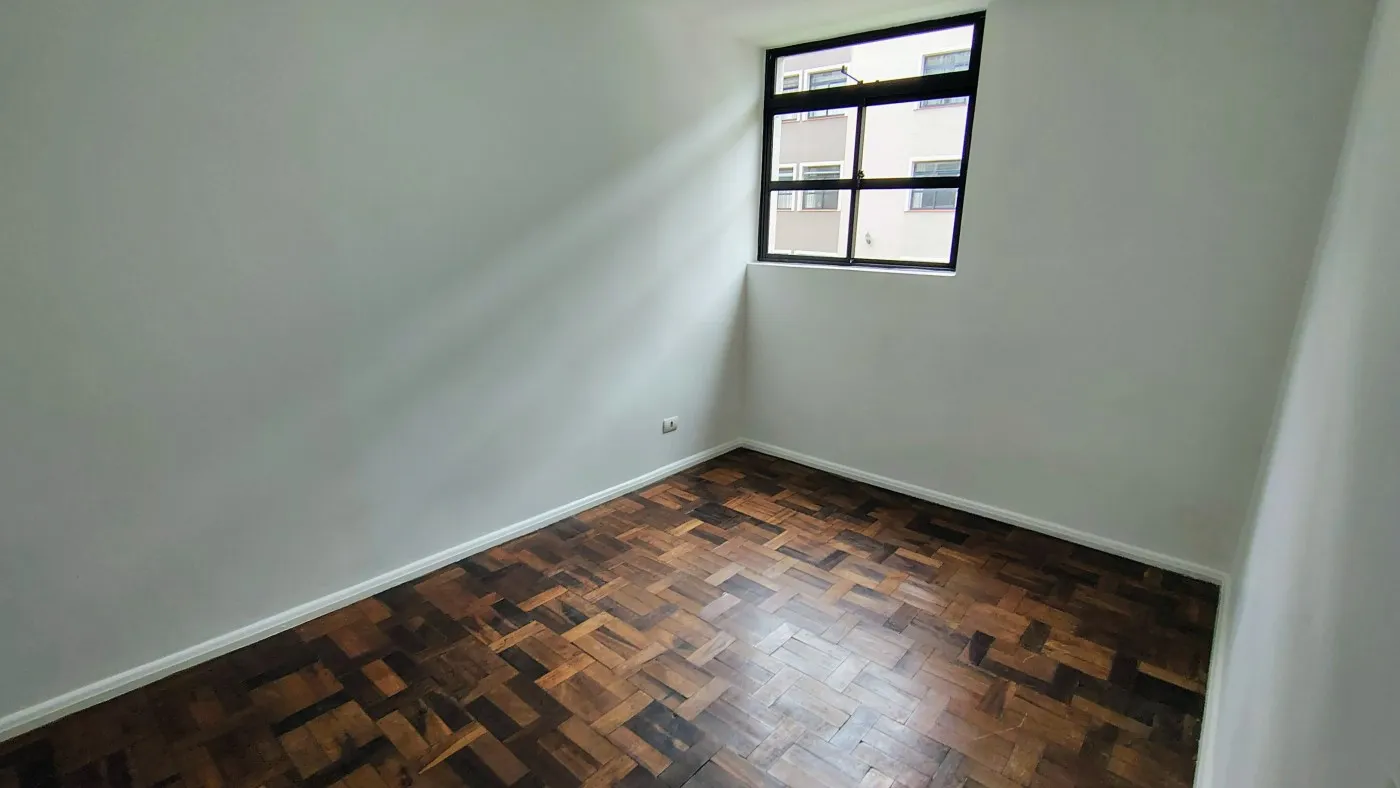 Imagem Apartamento a venda nas Mercês com 3 quartos R$ 387.000,00.