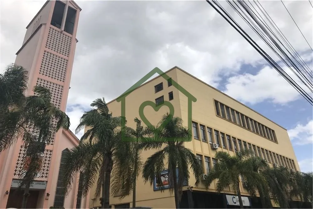 Imagem CASA COM VALOR DE TERRENO, EXCELENTE PARA FAZER UM LOJÃO e aproveitar a valorização do 4º Distri...