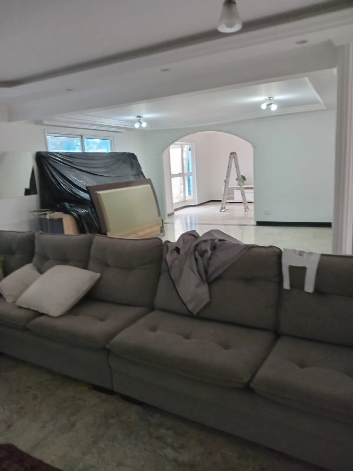 Imagem Casa de alto padrão em condomínio no Tamboré, Santana de Parnaíba-SP: 4 quartos, 4 suítes, 2 salas, 4 banheiros, 4 vagas.