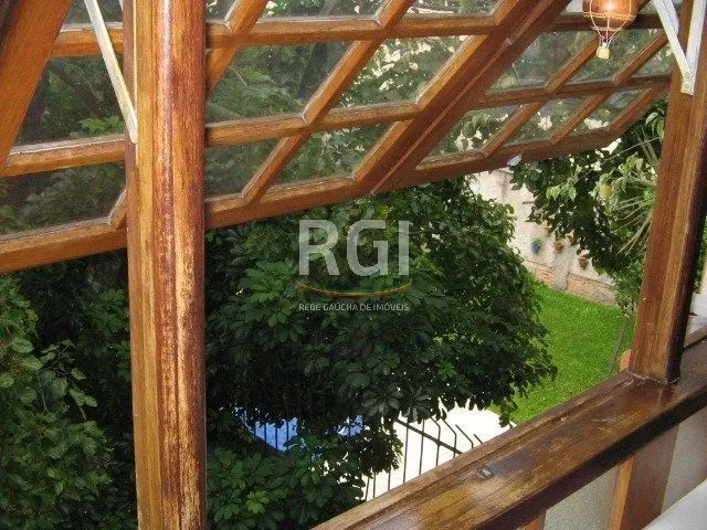 Imagem Casa para Venda - 260m², 3 dormitórios, sendo 1 suites, 7 vagas - Nonoai