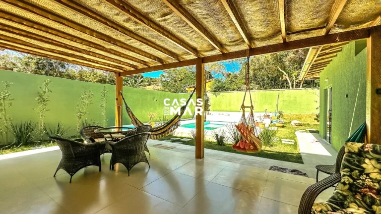 Imagem Casa moderna em condomínio à venda em Búzios-RJ, 3 suítes, 4 banheiros, 2 vagas, 250m² na Baía Formosa. Aproveite!