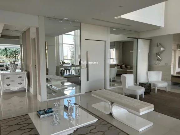 Foto do imóvel Imperdível! Apartamento de luxo com 3 suítes e 4 vagas na Vila Mariana, SP - 236m² de pura elegância. Agende sua visita agora!