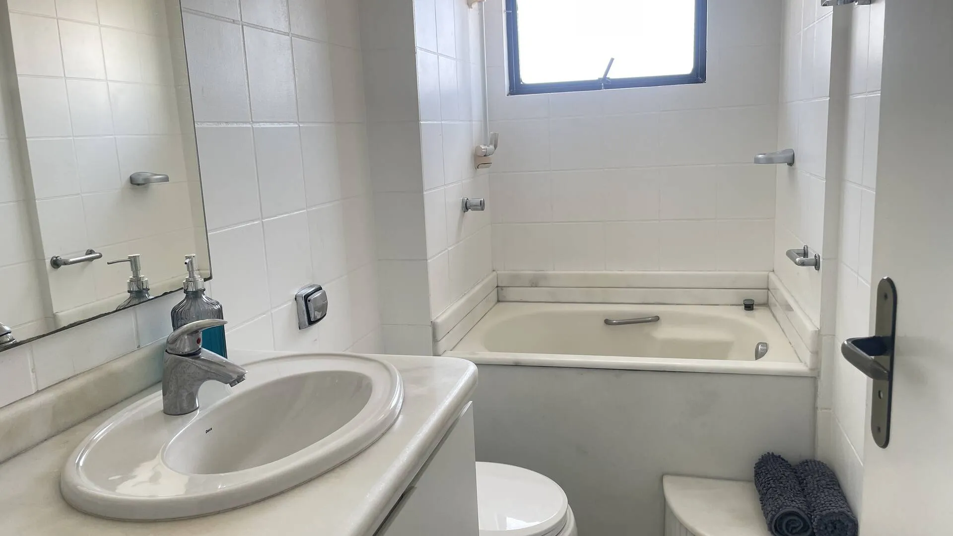 Imagem Apartamento 2 dormitórios locação anual em Jurerê