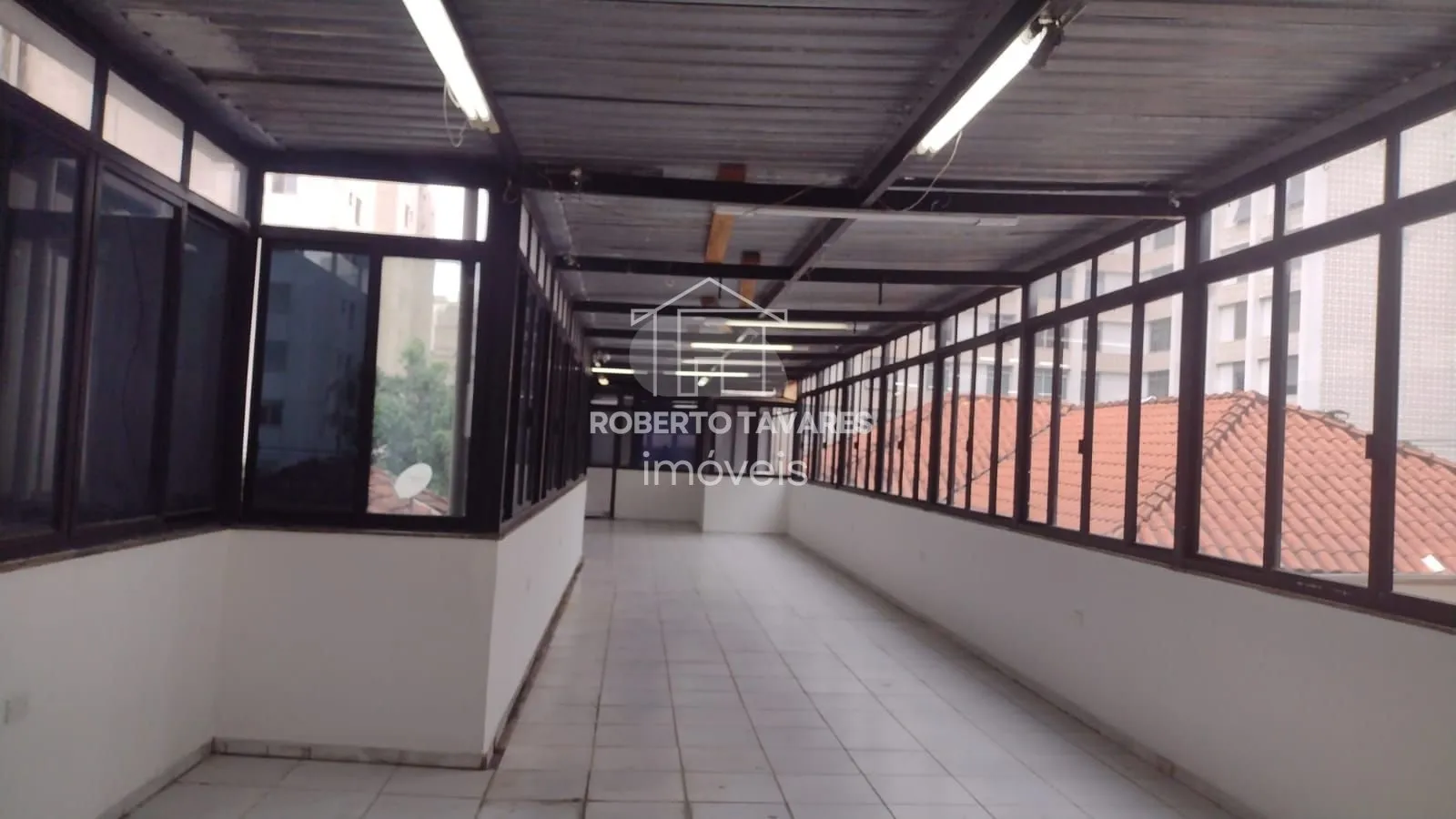 Foto do imóvel Prédio Comercial em Santa Cecília 450m² - Vão livre, 9 banheiros, 12 lavatórios, 4 pontos de chuveiro c/ box, 9 garagens, com quarto e banheiro de apoio. em Santa Cecília, São Paulo - SP
