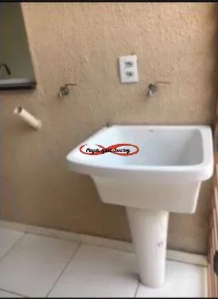 Imagem Sobrado à Venda com 3 Dormitórios – Vila Carmosina, Zona Leste de SP.