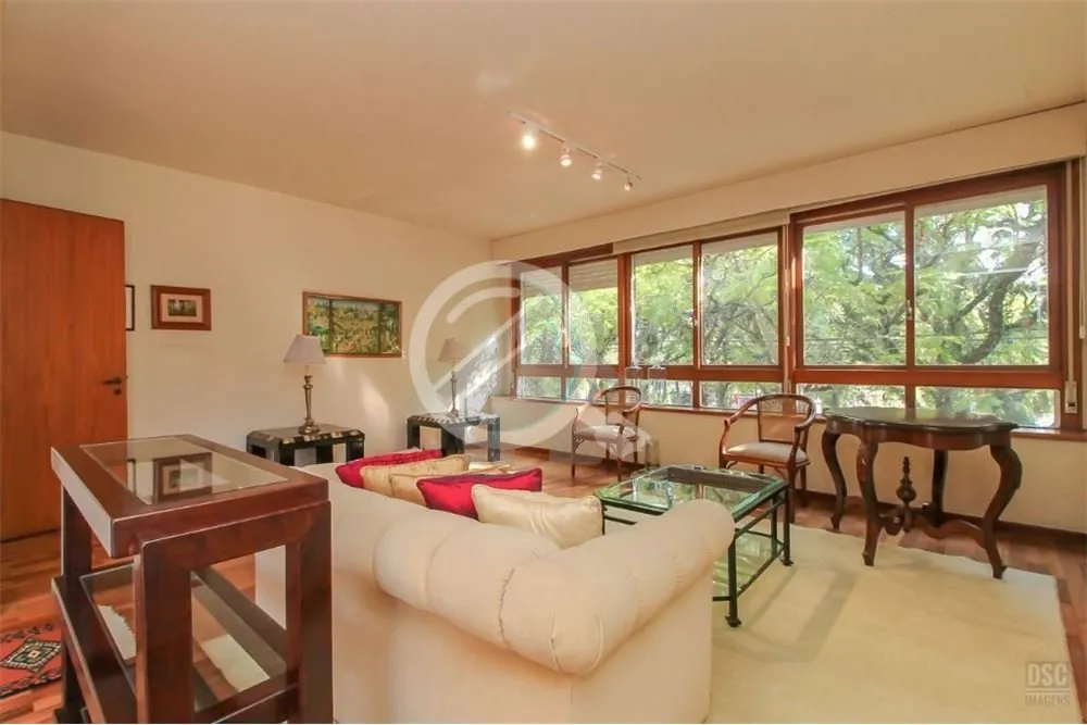 Imagem Apartamento de 3 dormitórios com 2 vagas, na José Bonifácio, Bom Fim. Em 234 m² de apartamento h...