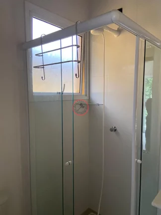 Imagem Sobrado com 2 suites, sala cozinha,2 vagas, area independente em condominio, 2 quadras da praia
