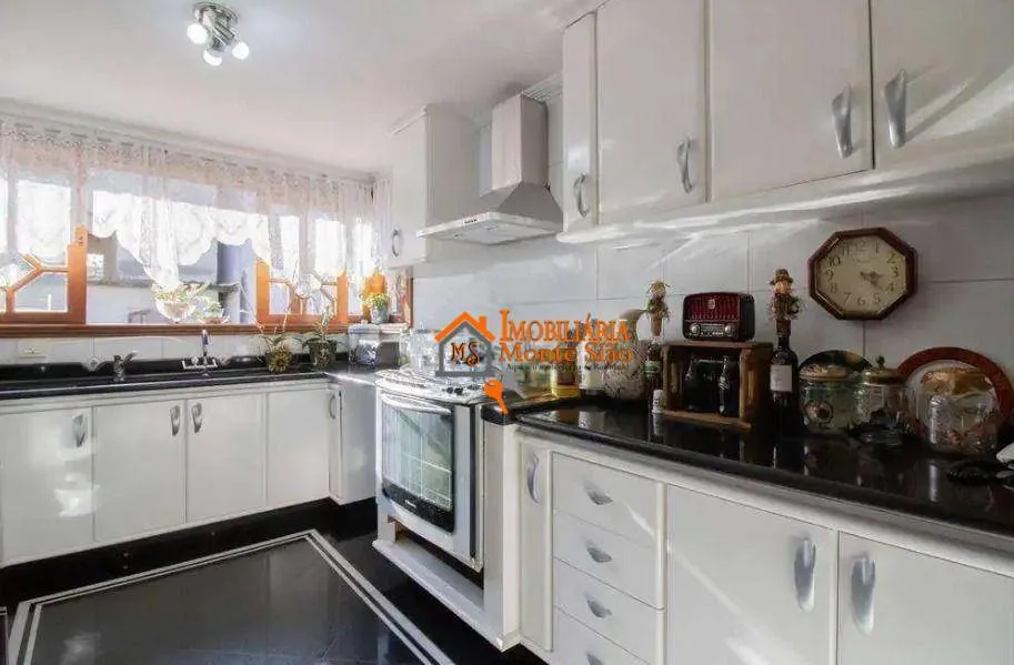 Imagem Sobrado com 3 dormitórios, 425 m² - venda por R$ 2.000.000,00 ou aluguel por R$ 11.500,00/mês - Jardim Maia - Guarulhos/SP