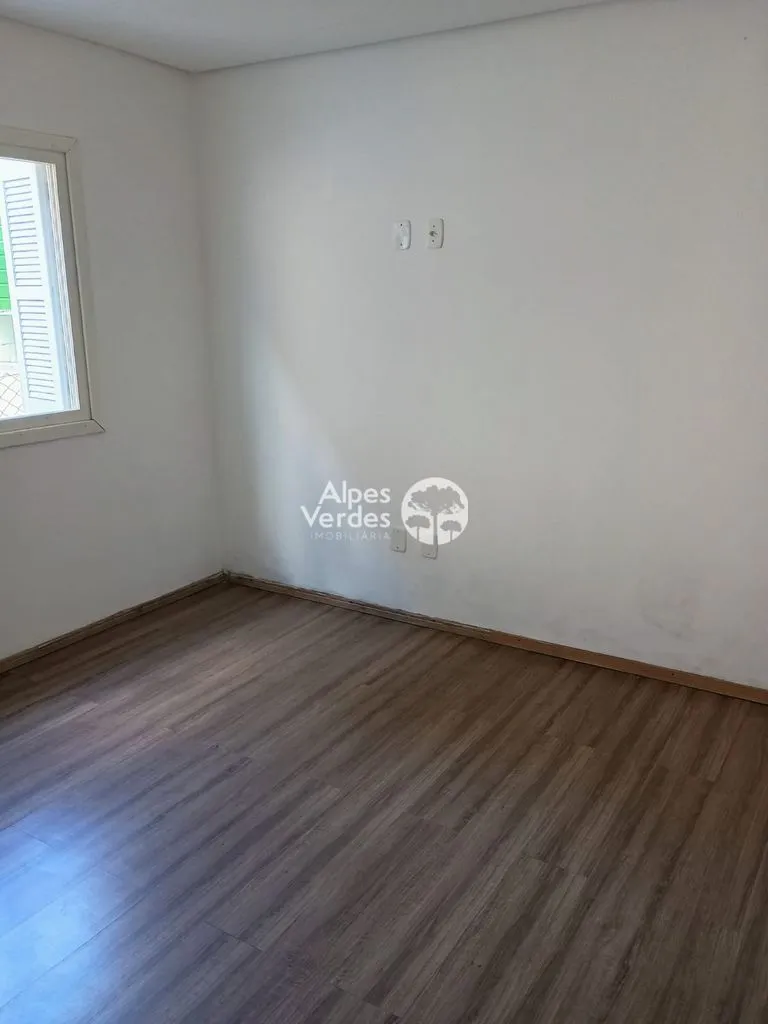 Imagem Vende-se Casa de Alvenária em Gramado, Próximo ao centro, 02 quartos