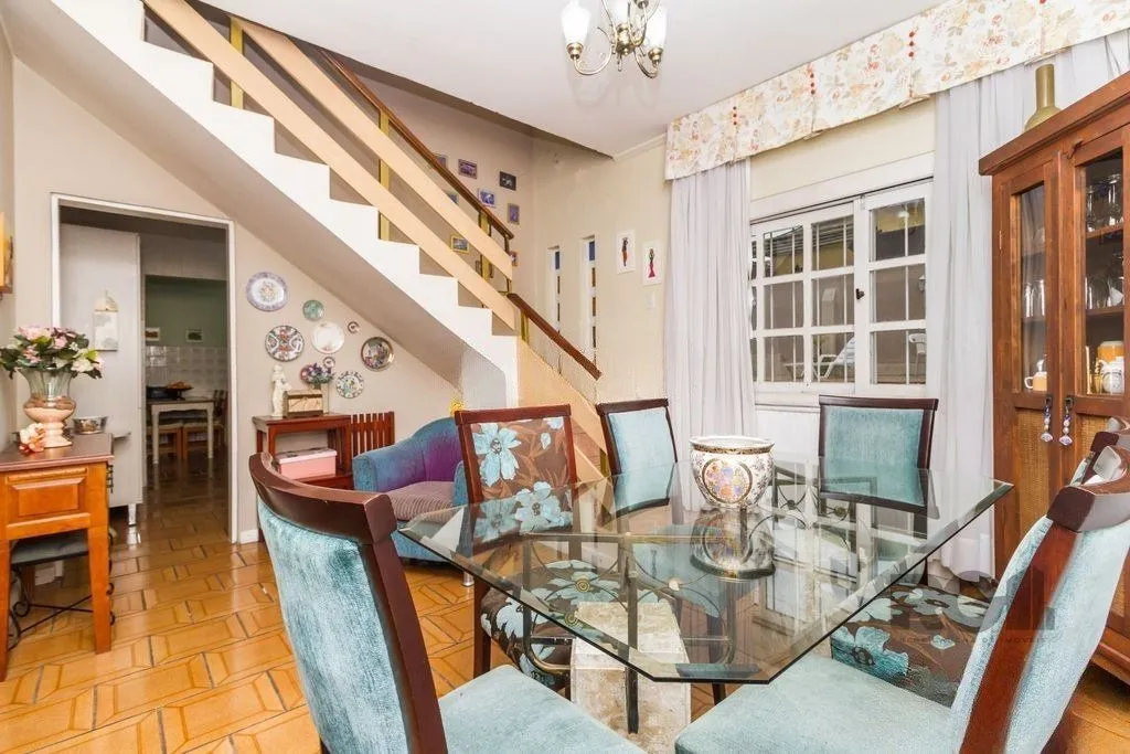 Imagem Casa 4 dormitórios no bairro Espírito Santo