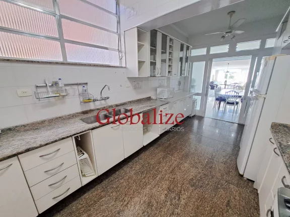 Imagem Apartameno à venda com 210m², 3 quartos, 2 suítes, 2 vagas, frente mar por R$2.700.000,00 no Boqueirão em Santos