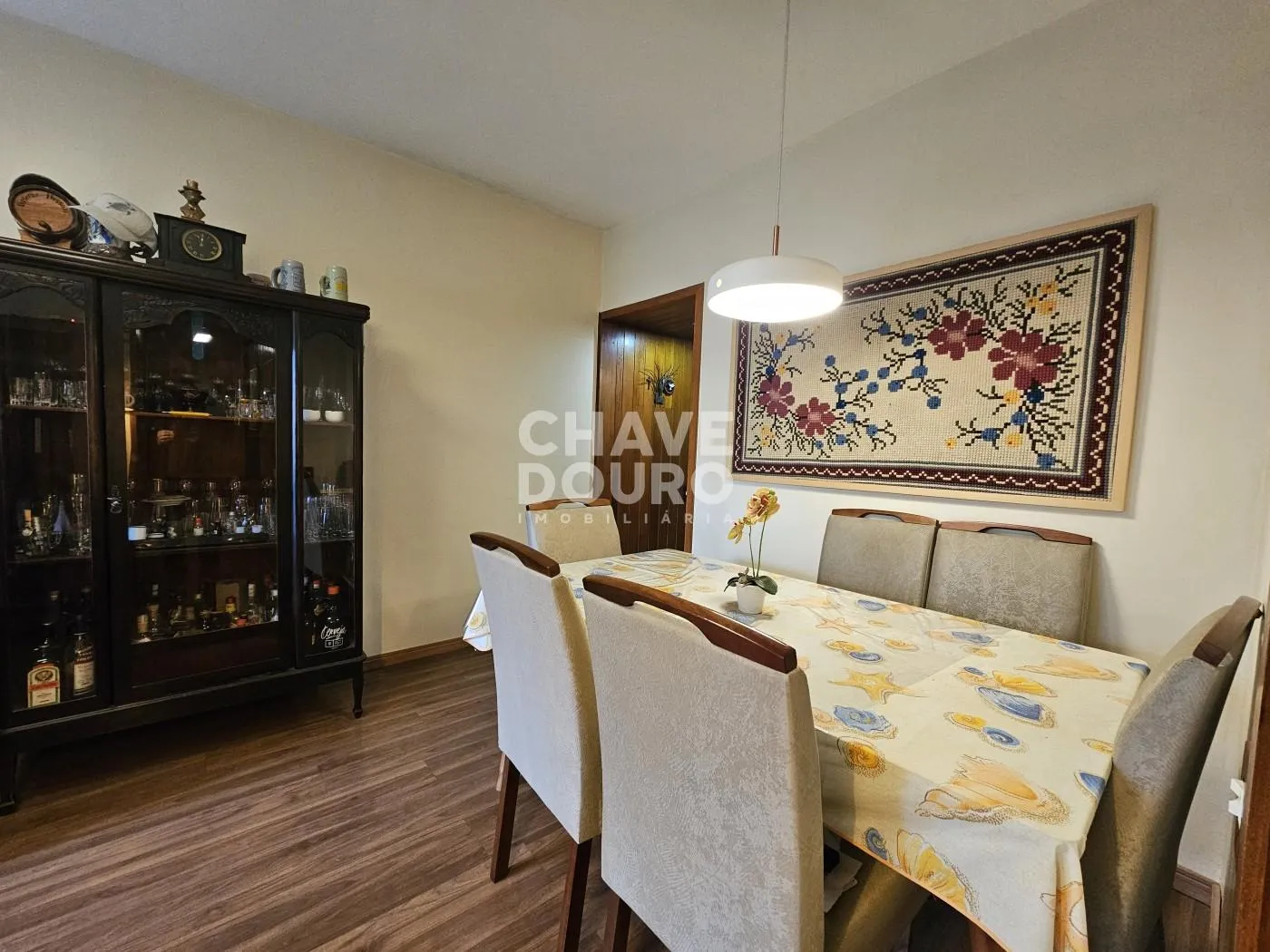 Imagem Apartamento de 3 quartos e varanda perto da Feirinha do Alto!