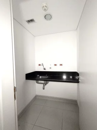 Imagem Conjunto comercial com 388m² para locação em Alphaville.