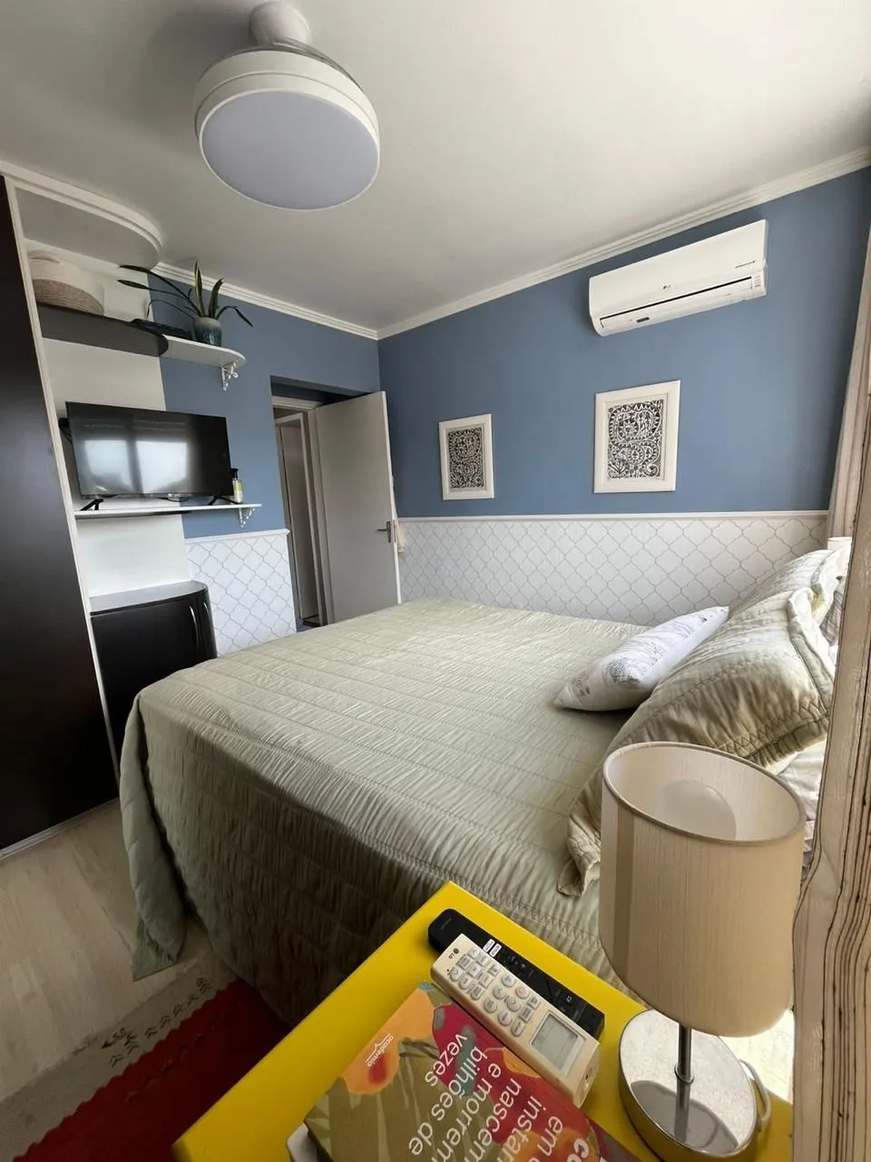 Imagem Apartamento de 2 quartos, 2 banheiros e 1 vaga de garagem no bairro Santana POA