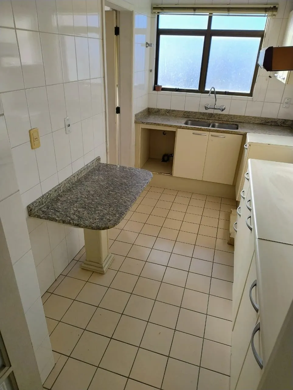 Imagem Apartamento 2 quartos, sacada com churrasqueira e garagem no bairro Cidade Baix