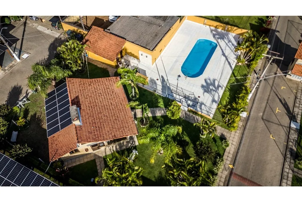 Imagem Casa de Condomínio em Hípica