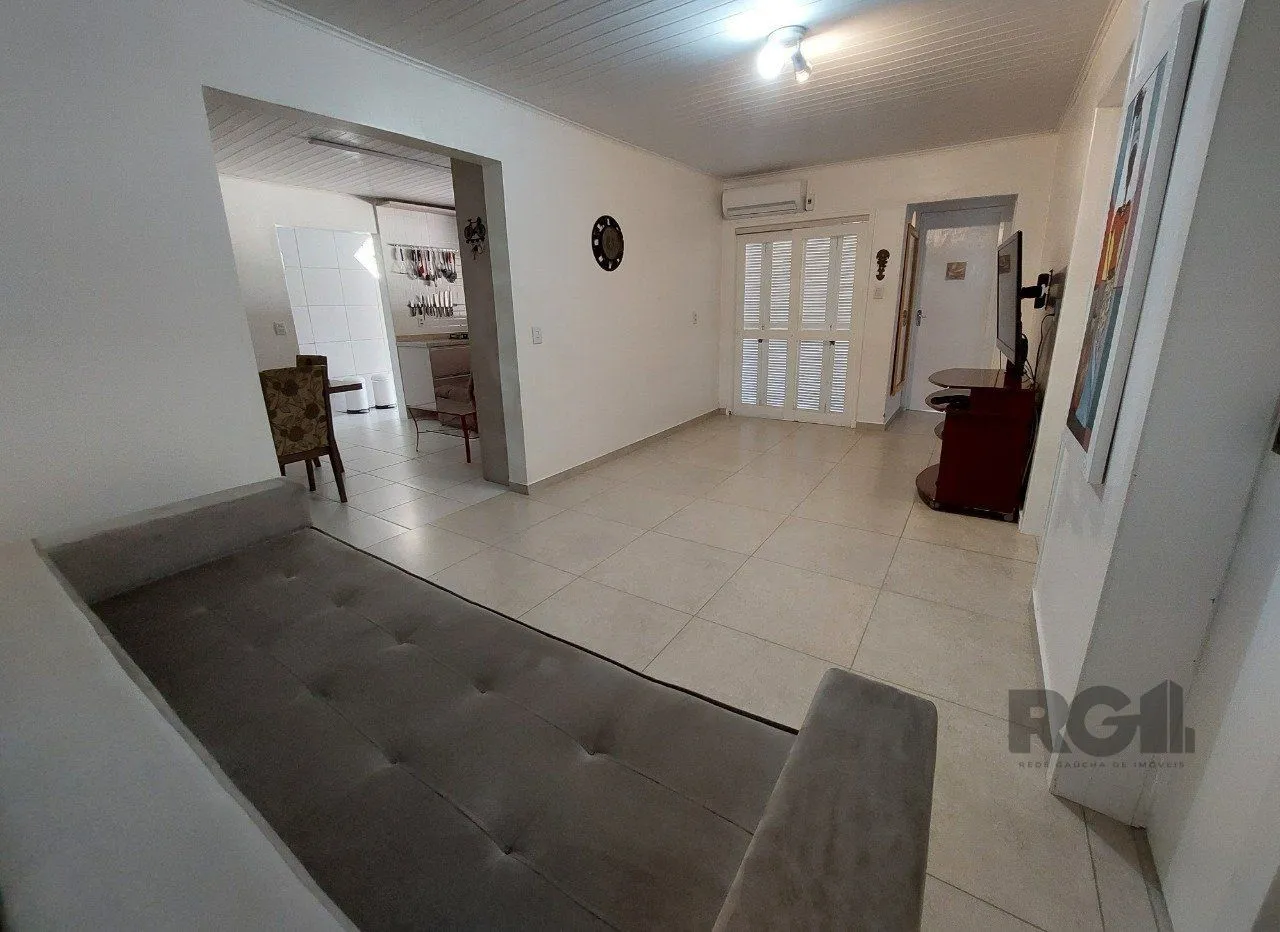Imagem Casa com 3 quartos, no Bairro Ipanema - Porto Alegre/RS.