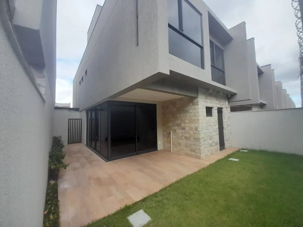 Imagem Casa de alto padrão em Intermares com 3 suítes, área gourmet, condomínio completo e excelente localização.