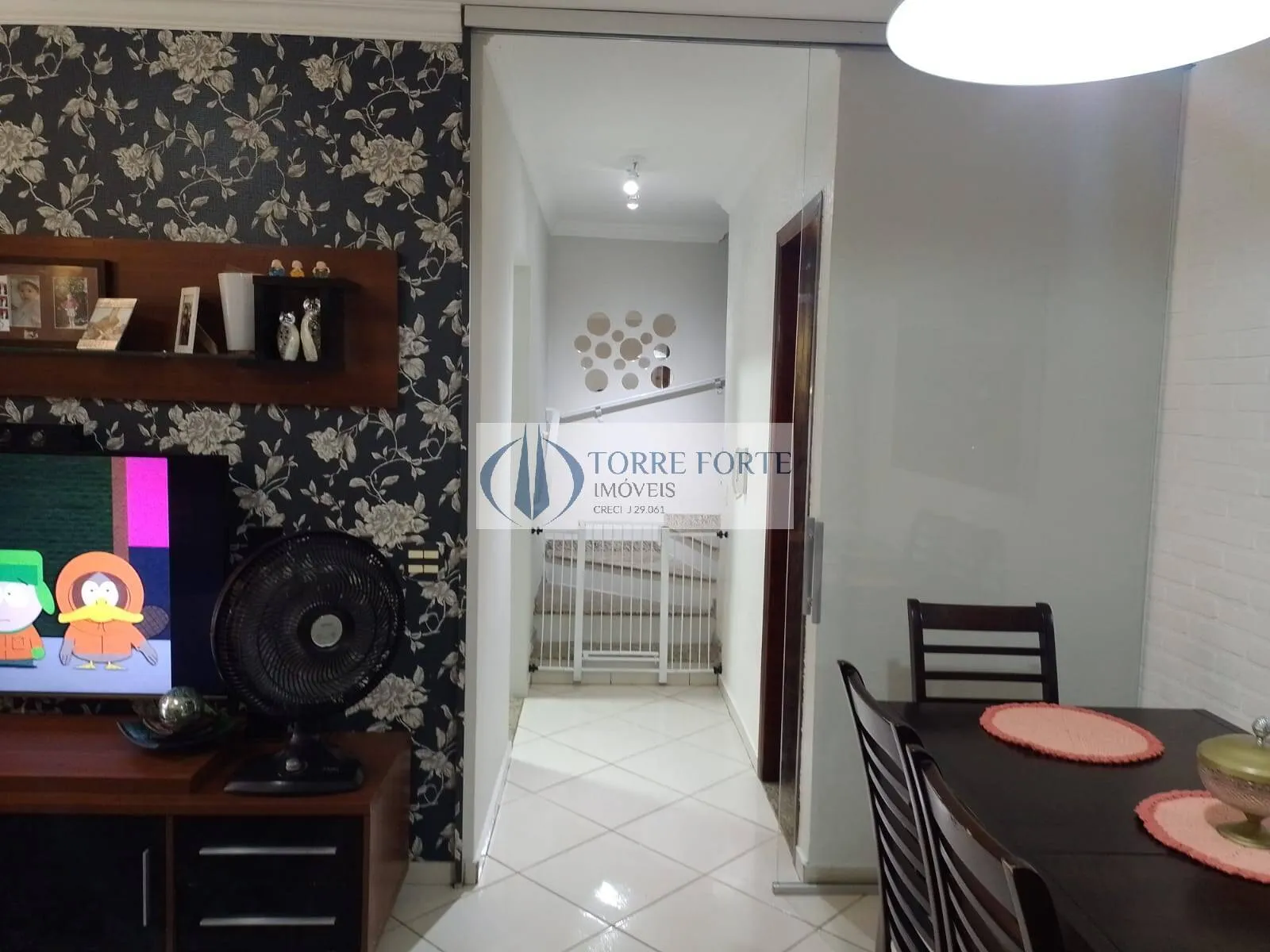 Imagem linda casa 3 dormitórios, com 2 vagas em ótima localização