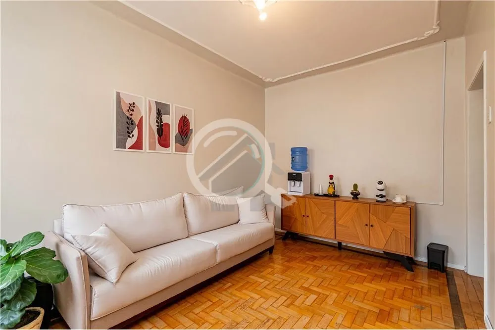 Imagem Ótima localização para comércio e residencial. Sobrado com duas casas com entradas individuais, ...