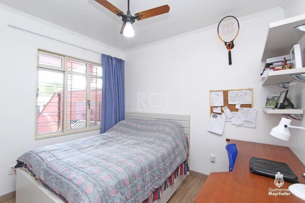 Imagem Casa para Venda - 500m², 5 dormitórios, sendo 2 suites, 5 vagas - Menino Deus