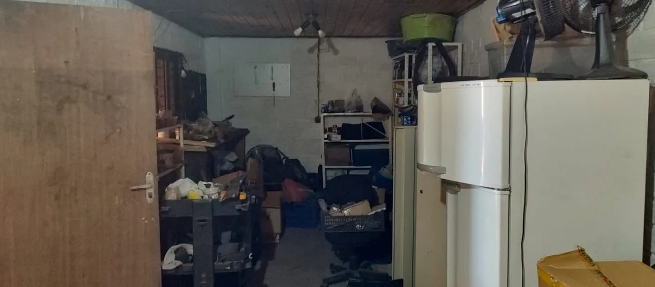 Imagem Vende Casa Comercial com deposito na parte de baixo, 289,80m²residência em cima.