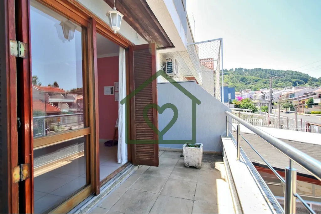 Imagem Exclusividade e Sofisticação: Este sobrado de 3 suítes e terraço com vista para o guaíba está ...