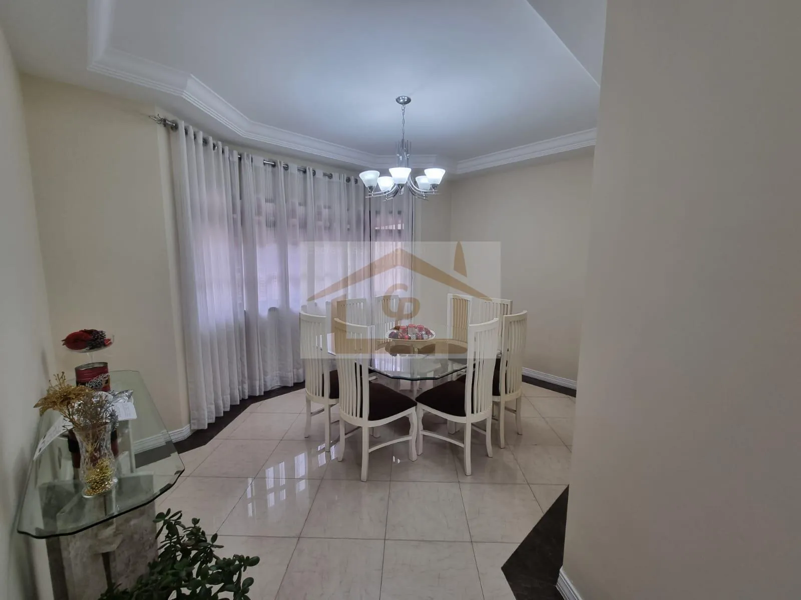 Imagem Jardim dos Ipês, 3 suítes, 3 vagas, *escritório *Edícula