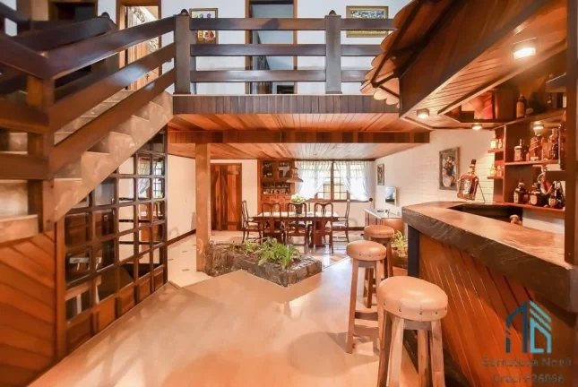 Imagem Casa a venda 05 quartos sendo 03 suítes, no Ahú/São Lourenço em Curitiba Pr