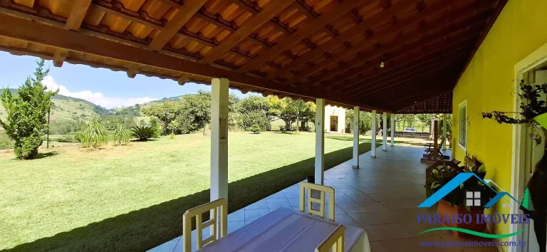 Imagem Chácara Encantadora à Venda - Conforto, Sustentabilidade e Beleza Natural
