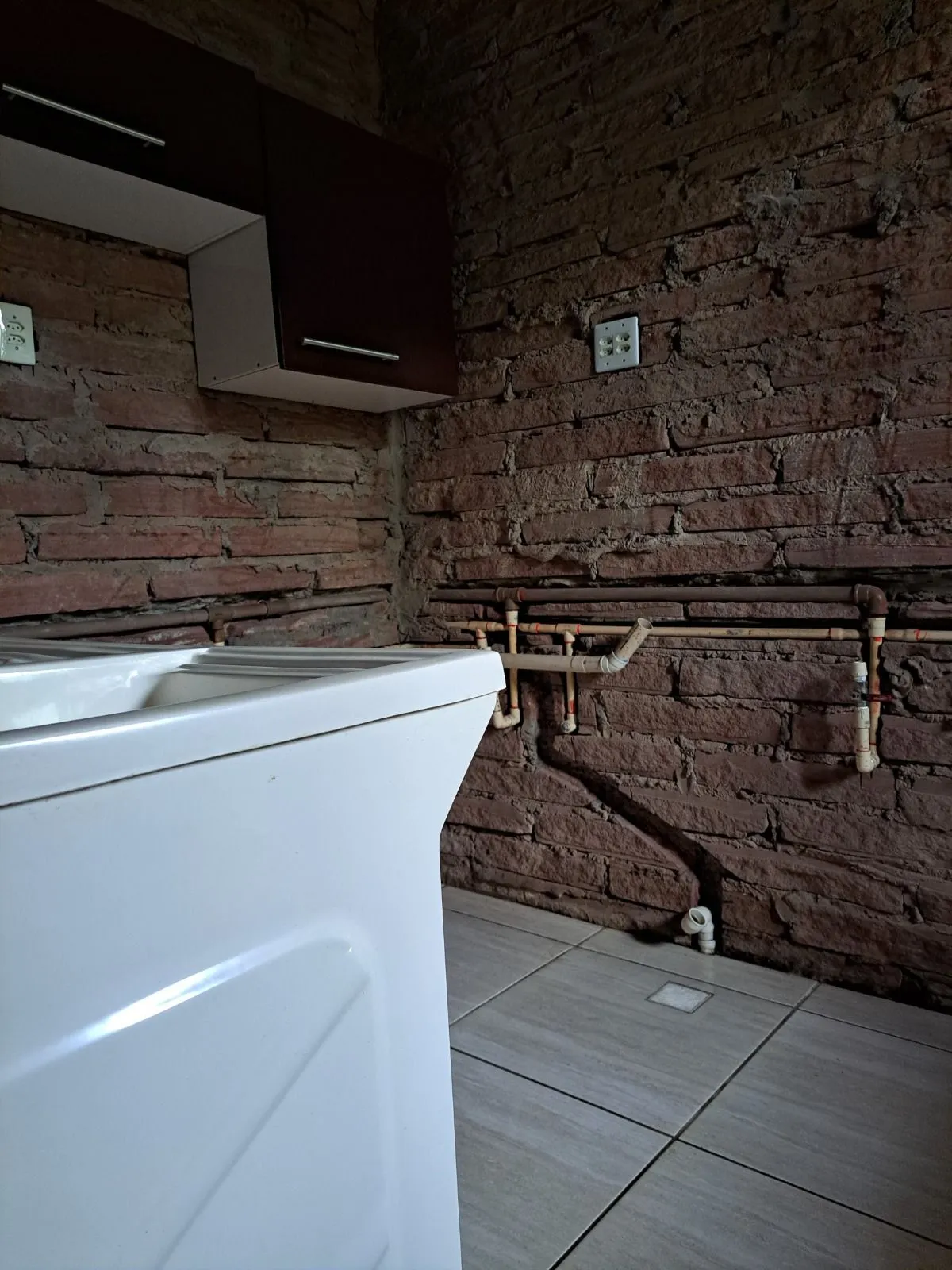 Imagem Sobrado 200m² privativos, 4 dormitórios 1 suíte e 2 vagas cobertas - Gravataí
