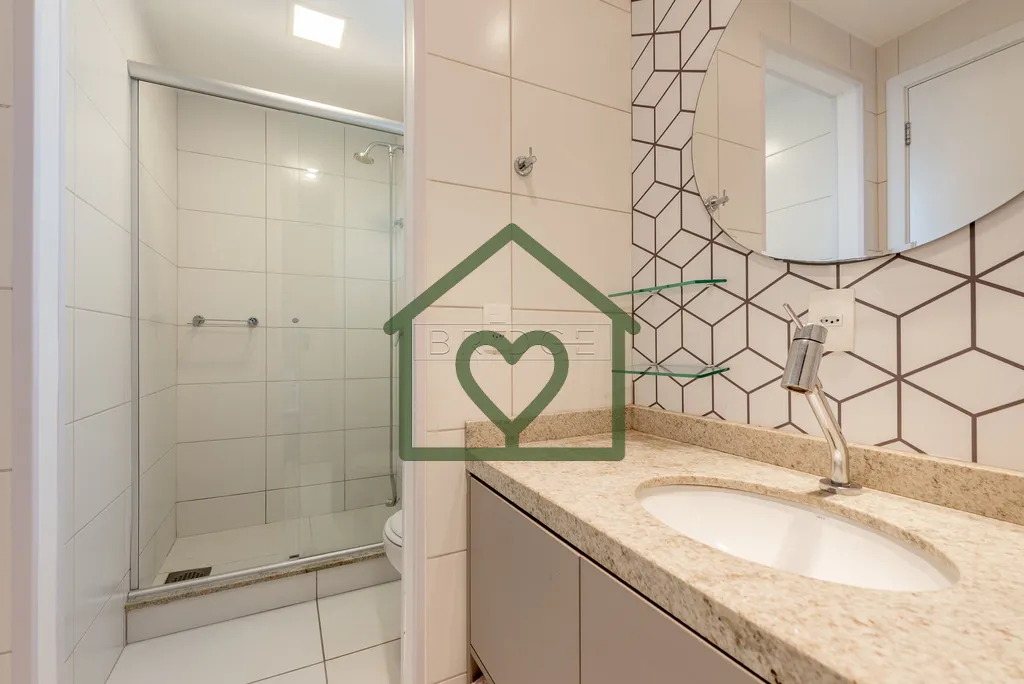 Imagem Bridge Imóveis vende com exclusividade BELISSIMO APARTAMENTO NO CLÁSSICO PETRÓPOLIS. 
Semimobilia...