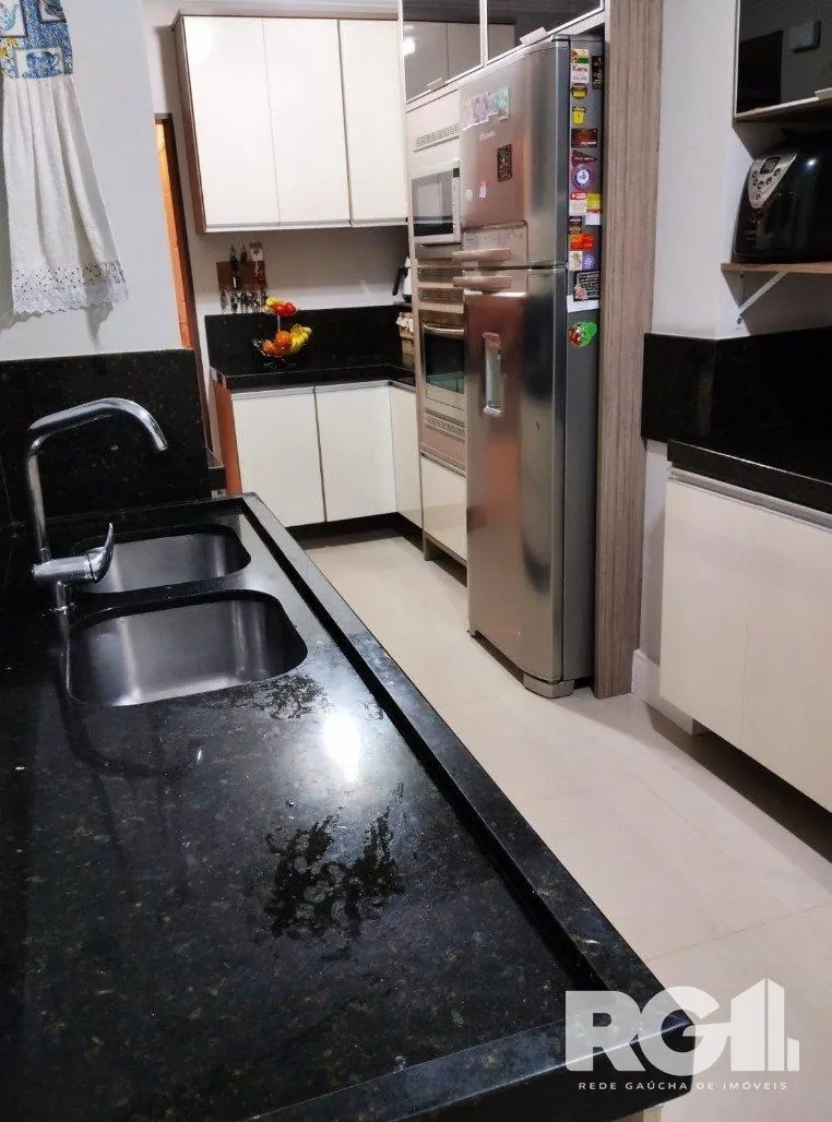 Imagem Apartamento 3 dor, semimobiliado com suíte e 2 vagas no Sarandi