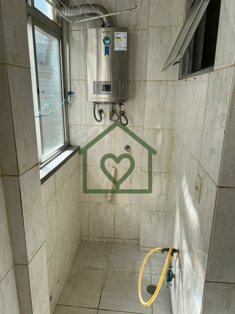 Imagem Procurando um lugar para chamar de lar? Esse apartamento semimobiliado conta com uma cozinha sob med...