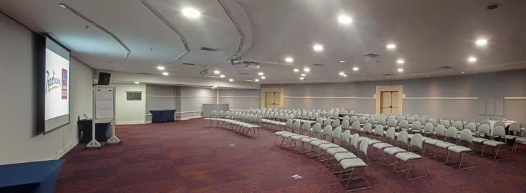 Imagem Flat disponível para venda no Comfort Suites Alphaville, com 50m², 1 dormitório e 1 vaga de garagem