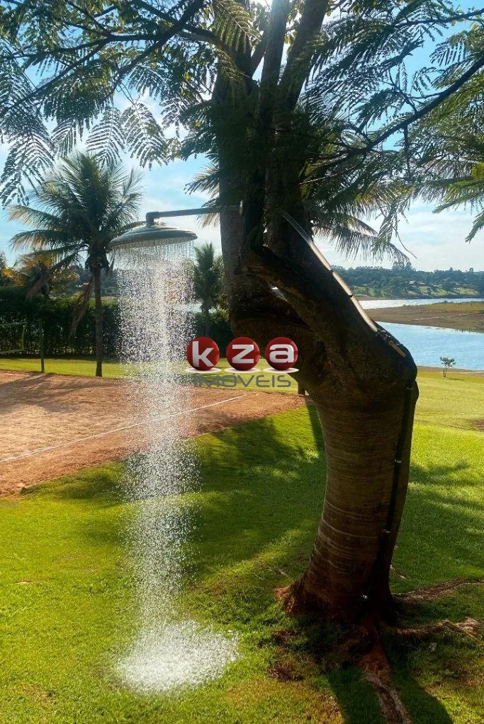 Imagem Luxuosa mansão de 4 quartos e 2 suítes com 24 vagas de garagem no Parque São Jorge, Avaré-SP: 800m² de pura elegância!