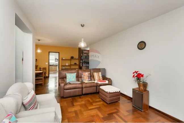 Imagem Casa Térrea bem localizada no jardim prudência com 3 Dormitórios sendo 1 Suíte, 3 Vagas Garagem.