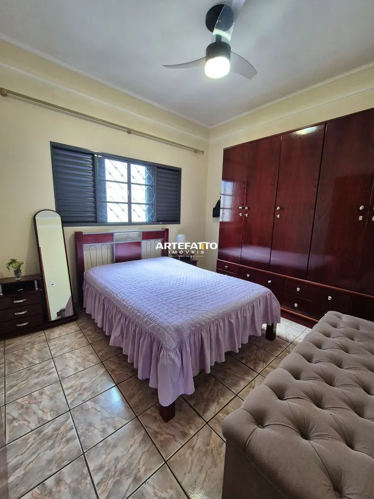 Imagem Casa com 3 dormitórios no bairro Santa Terezinha