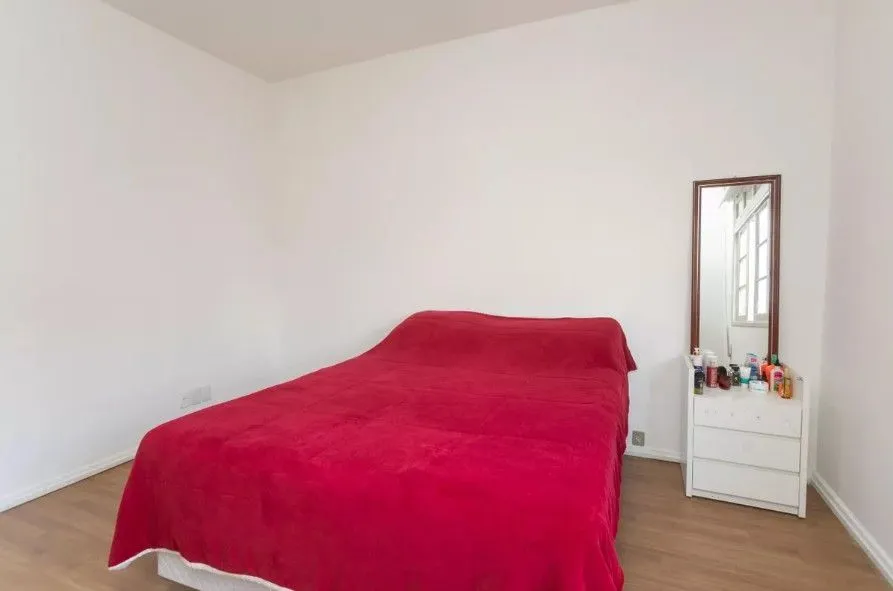 Imagem Amplo apartamento no Bairro Petrópolis com 2 vagas de garagem