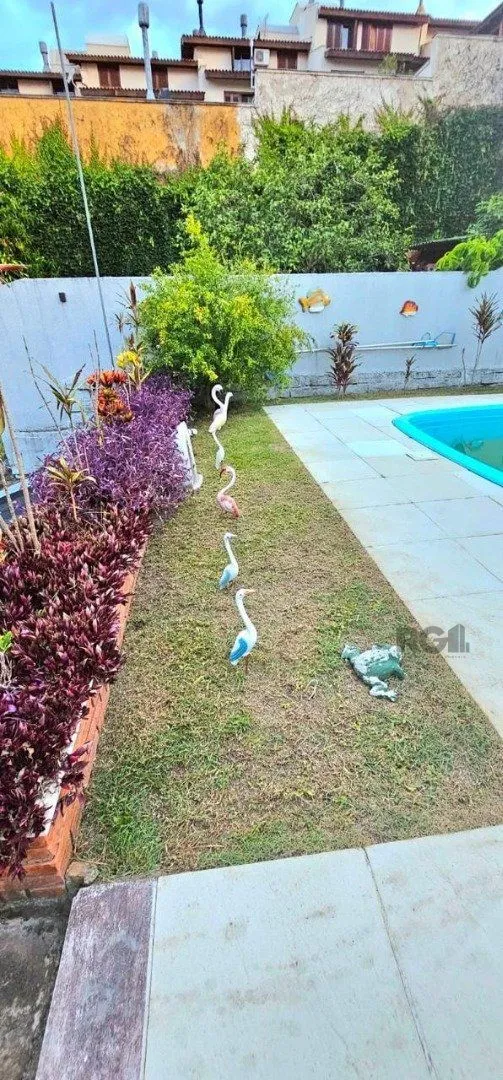Imagem Casa para Venda - 350m², 5 dormitórios, sendo 1 suite, 6vagas - Cristal