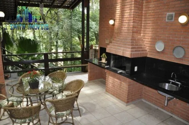 Imagem LINDA RESIDÊNCIA COM 4 SUÍTES, ESTILO GRANJA VIANA, CONSTRUÇÃO DE PRIMEIRA