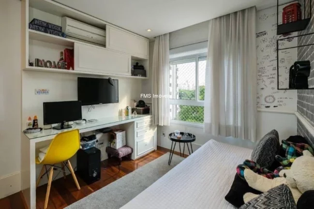 Imagem Apartamento à venda na Vila Olímpia, com 3 suítes, 3 vagas.